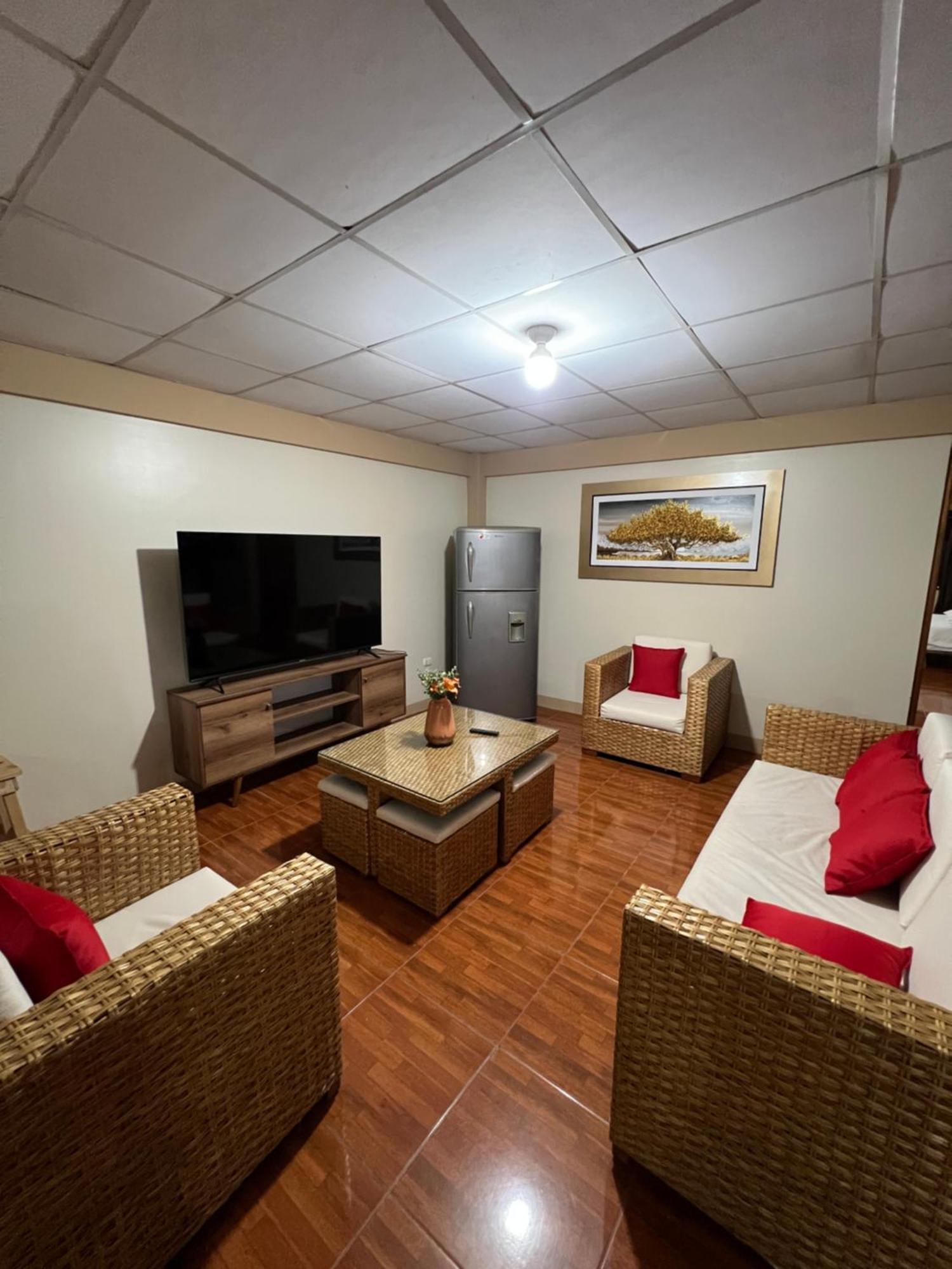 La Casa De Danfer-a Un Paso De La Plaza Appartement Oxapampa